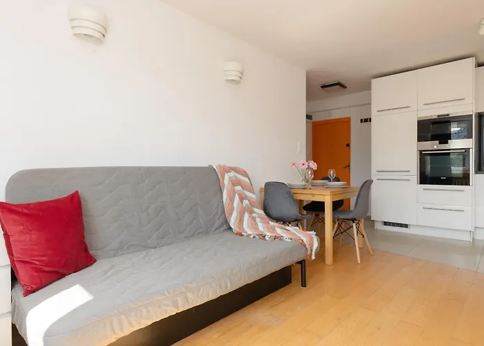 Sunny City Centre Apartment By Noclegi Renters
